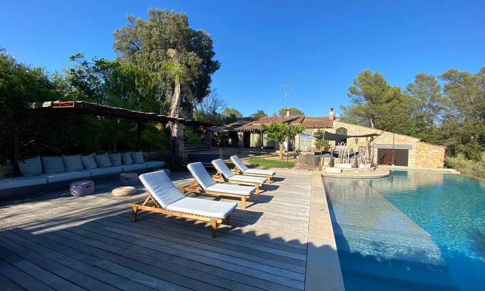 Cotignac House | Quiet estate surrounded by vineyards and olive groves