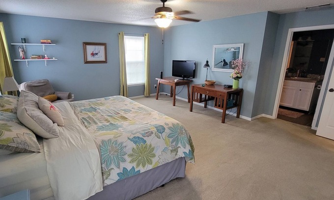 Fishers House | Quiet Family Home in popular Saxony area NEAR RUOFF MUSIC CENTER and HAMILTON TC