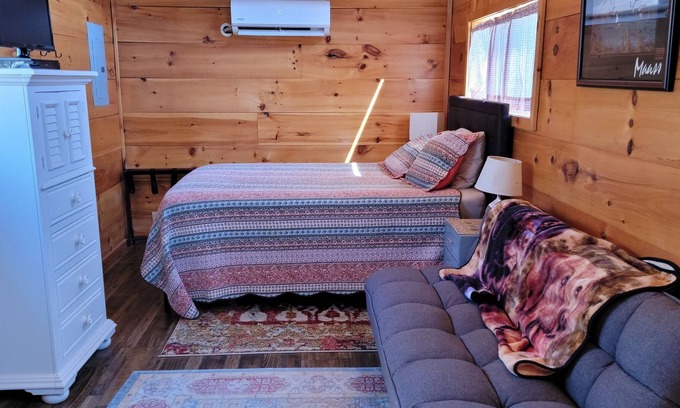 Wilder Cottage | Quiet Get-a-Way Cottage at The Retriever Retreat