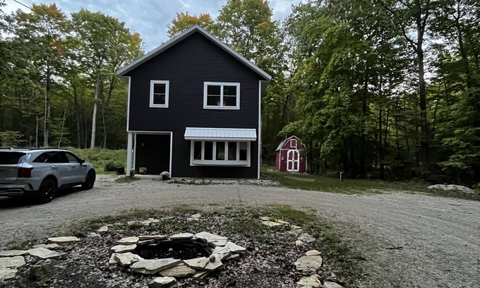 Baileys Harbor House | Quiet Home in the woods