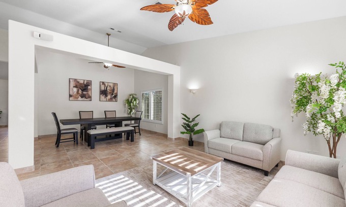 Palmdale House | Quiet home in West Palmdale Hills W/Pool