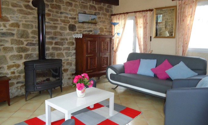 Ergue-Gaberic House | quiet house covered swimming pool, heated from May 1 to September 15