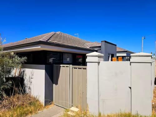 Bedford House | Quiet house in Bedford