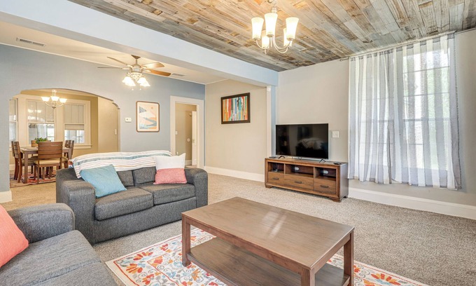 Northside House | Quiet Jacksonville Retreat - 4 Miles to Downtown!
