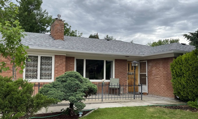 East End House | Quiet Mid-Century Home Close to Downtown