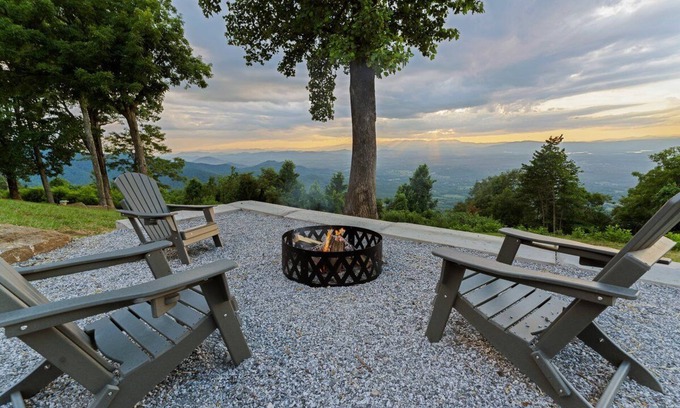 Morganton House | Quiet Mountaintop Vista w/Hot tub and Fire pit