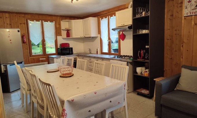 Cohennoz Ski Chalet | Quiet Nature Retreat: Spacious 3-Bedroom Chalet for 10 with Fireplace, Garden & Mountain Views