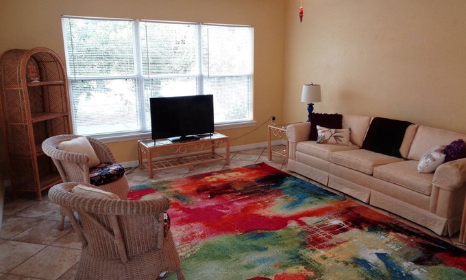 Broadview Manor Cottage | Quiet, Picturesque Living Close to Downtown Fort Myers Russell park area 33905