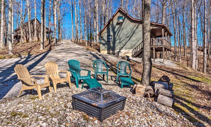 Burkesville Cabin | Quiet & Private Cabin ~ 5 Mi to Dale Hollow Lake!