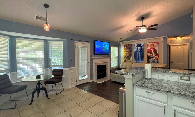Paw Creek House | Quiet, Private Charlotte Getaway. Close to Everything!
