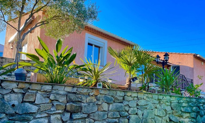 Rocbaron Villa | Quiet Provencal villa