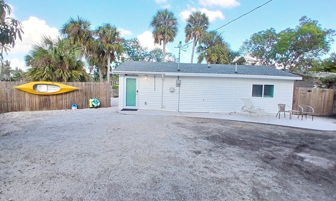 Bonita Shores Cottage | Quiet Quaint Cottage Right on Gulf Access Imperial River Close To Everything