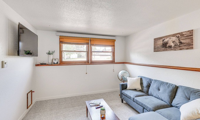 Rapid City Apartment | Quiet Rapid City Getaway - Near Dinosaur Park!
