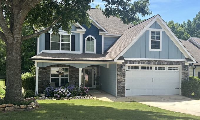 Grovetown House | Quiet Retreat - Beautiful 4 bed home near Augusta National! Backs to greenspace.