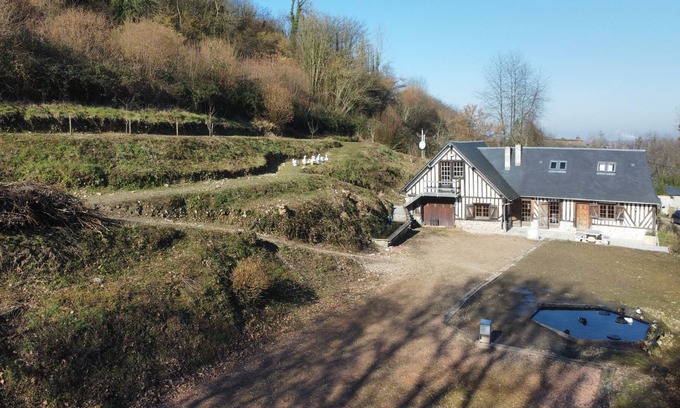 Ablon Bed & Breakfast | Quiet rooms near Honfleur