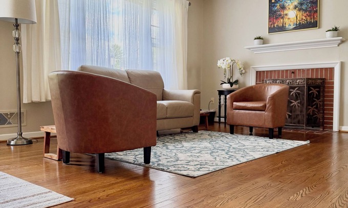 Frederick House | Quiet, Safe Nest-Minutes to Everything