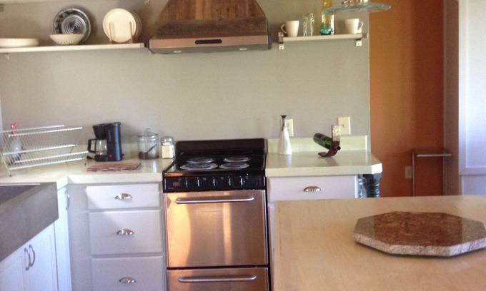 Bostic House | Quiet sanctuary for two facing South Mountain State Park