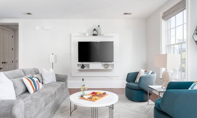 Radcliffeborough Condo | Quiet Sanctuary, Light-filled & Spacious Condo
