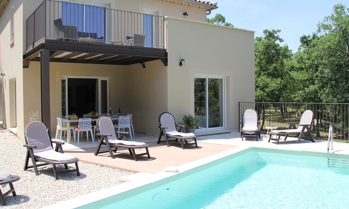 La Roque-sur-Pernes Villa | Quiet spacious villa, bright, sunny, private pool overlooking the ventoux