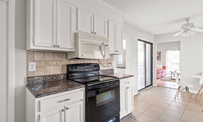 Wessex Square House | Quiet & Spacious 3 BR Home in Prime Neighborhood