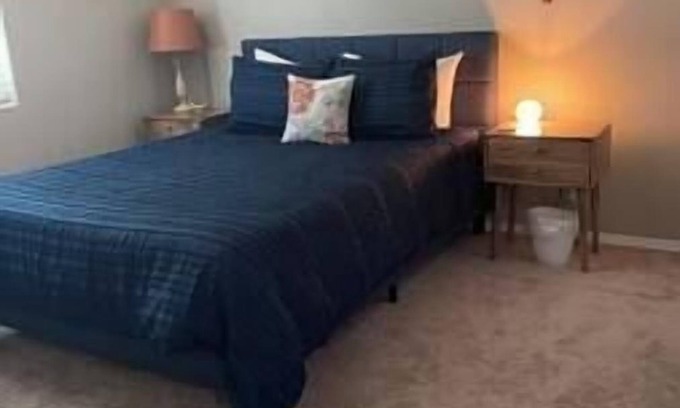 College Place House | Quiet, spacious, 4 Bedrooms house, close to WWU