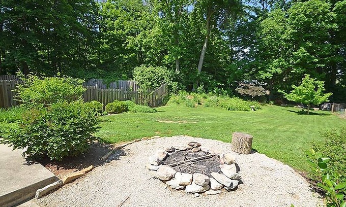 Reading House | Quiet stay in central Cincinnati