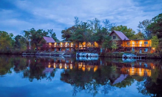 Rice Lake Cabin | Quiet stay on the lake in Room 4 - The Homestead - Curriers Lakeview Lodge