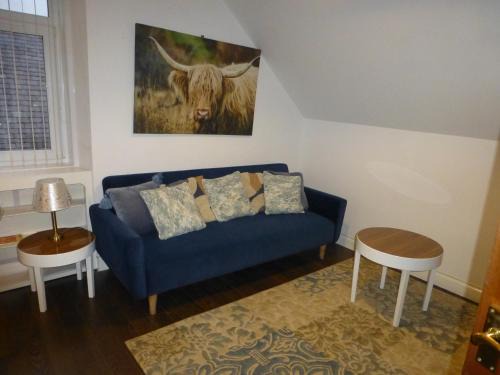 Largs House | Quiet Street's Flat with free Parking near Town Centre