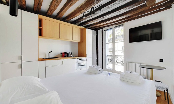 Saint-Gervais Apartment | Quiet Studio for 2 People - Le Marais