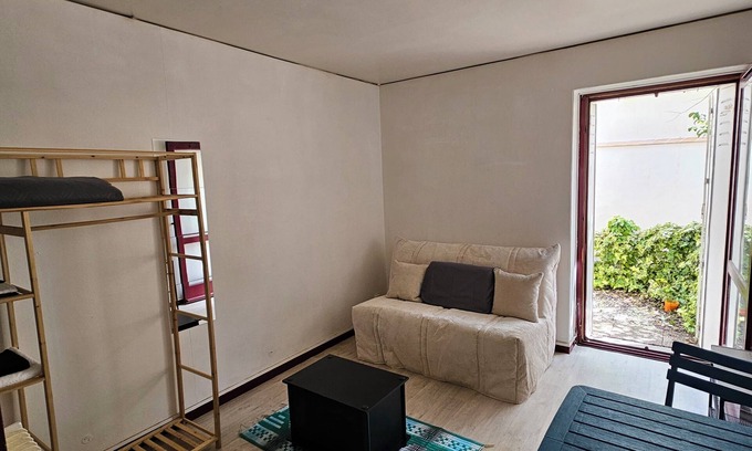Saint Seurin - Fondaudege Apartment | Quiet studio with garden