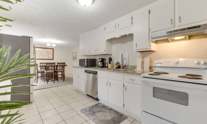 Peachtree City House | Quiet Vacation Rental in Peachtree City w/Yard!