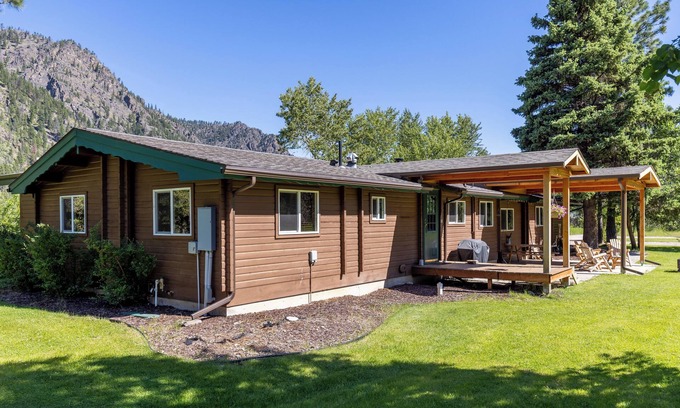 Clinton Cabin | Quigley Brewster Creek Cabin - The views are AMAZING!