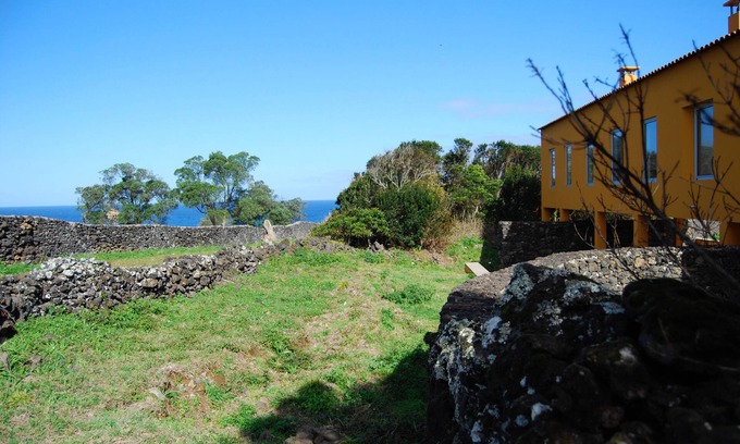 Ponta Delgada Villa | QUINTA DA FALÉSIA CASA AMARELA by Azores HomeMade