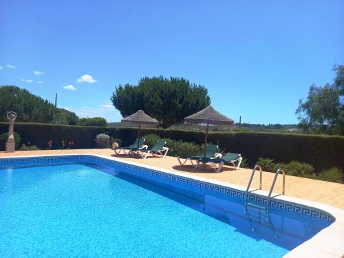 Alfarrobeira House | Quinta das AVES - Apartamento T2 com Piscina Comum