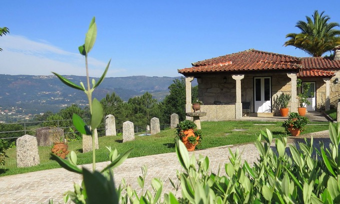Arcos de Valdevez Other | Quinta do Coto Moinho - vineyard house