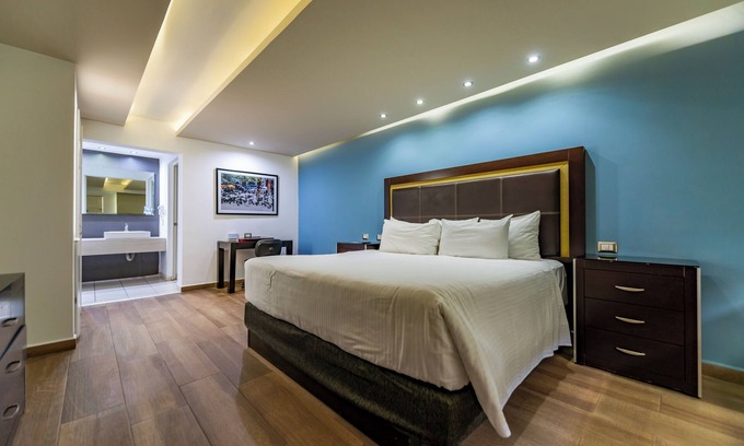 Saltillo Hotel | Quinta Dorada Hotel and Suites