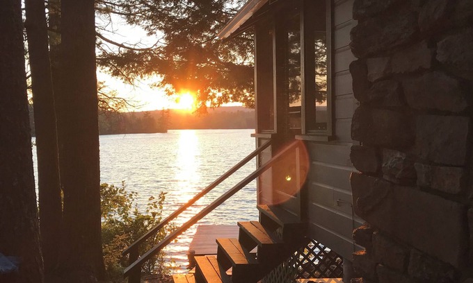 Readfield Cabin | Quintessential 2-bedroom cabin steps from Maranacook Lake in charming Readfield