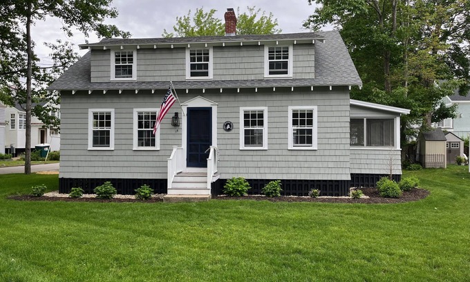 Kennebunkport Cottage | Quintessential Goose Rocks Beach Cottage in Prime Location