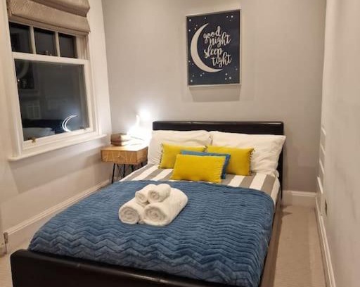 Brondesbury Park Apartment | Quintessentially 'London' flat