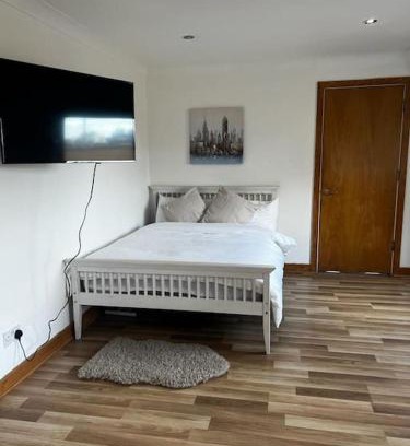 New Cross Apartment | Quirky studio flat selfcontained