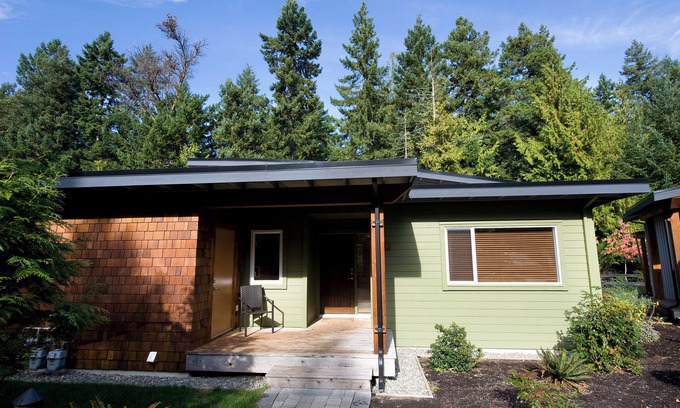 Regional District of Nanaimo Cottage | Quite Forest Cottage Next to Rathtrevor Beach