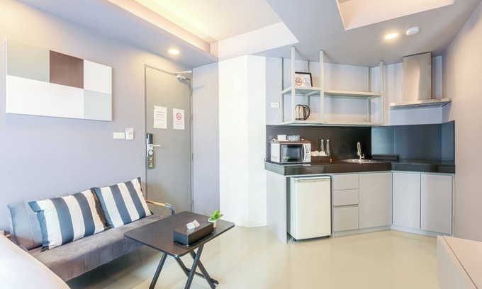 Embassy District Hotel | Quite Grove Hotel