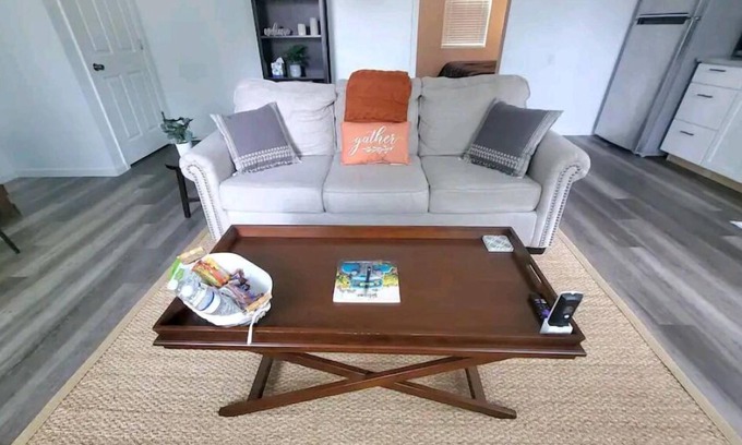 Fountain Inn Apartment | Quite studio down town fountain inn. 4 miles from Heritage Park Ampatheater!