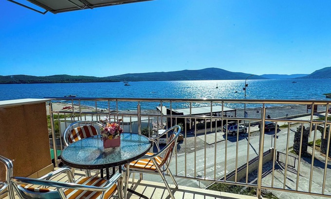 Tivat Hotel | Qumi Apartments