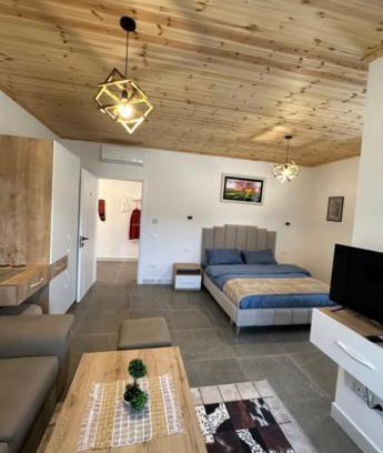 Sakës Apartment | Qyteza Guest House & Camping