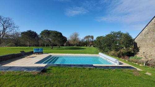 Kervignac House | RÉF 405 - KERVIGNAC gîte indépendant avec piscine privative dans longère partie de gauche sur propriété