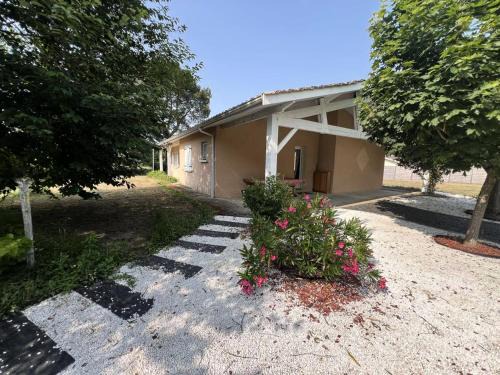 Saint-Vivien-de-Medoc Villa | Résidence 227-st Vivien De Medoc - 227 - Maison de vacances à Saint-Vivien-de-Médoc MAE-2583