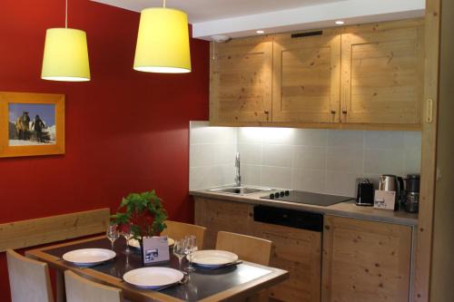 La Perriere Apartment | Résidence Christiana 307 Clés Blanches Courchevel