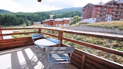 Puy-Saint-Vincent Apartment | Résidence Dame Blanche - DBA008 - APPT 1 CHAMBRE + CABINE - BALCON - 6 PERSONNES - Secteur 1800 MAE-1414