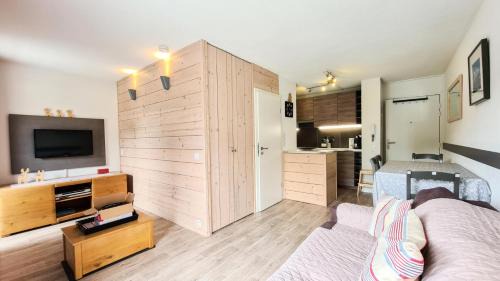 Flaine Apartment | Résidence La Petite Ourse - Studio neuf · Centre station · Balcon MAE-7402